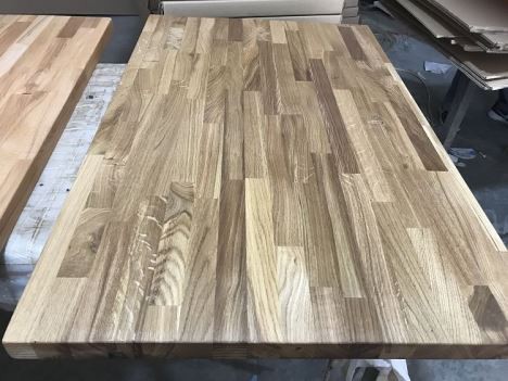 Piano del tavolo da pranzo in legno di quercia