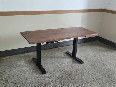 Scrivania da ufficio con ascensore elettrico in legno massello